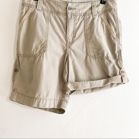 Carhartt Women’s Relaxed Fit Khaki Rolled Hiking Outdoor Shorts Sz 8 - Picture 4 of 12